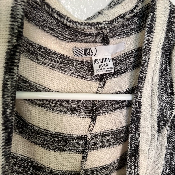 Volcom Crystal Moon Wrap Sweater Cream Gray Stripes - Picture 9 of 10